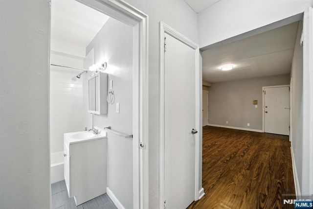 819 Bloomfield Avenue 1, Montclair, NJ 07042