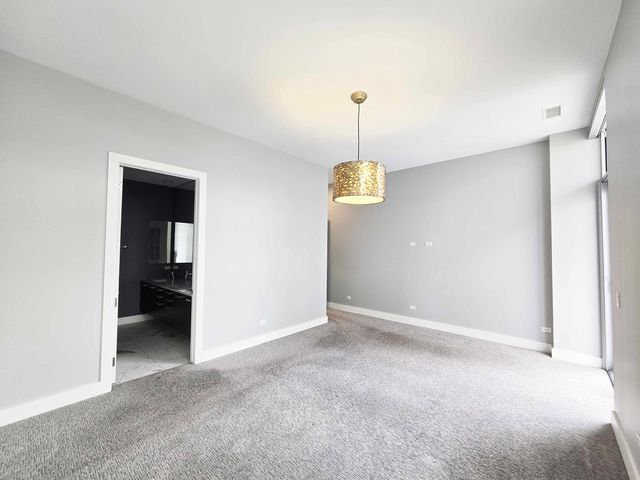 1100 W Adams Street 3N, Chicago, IL 60607