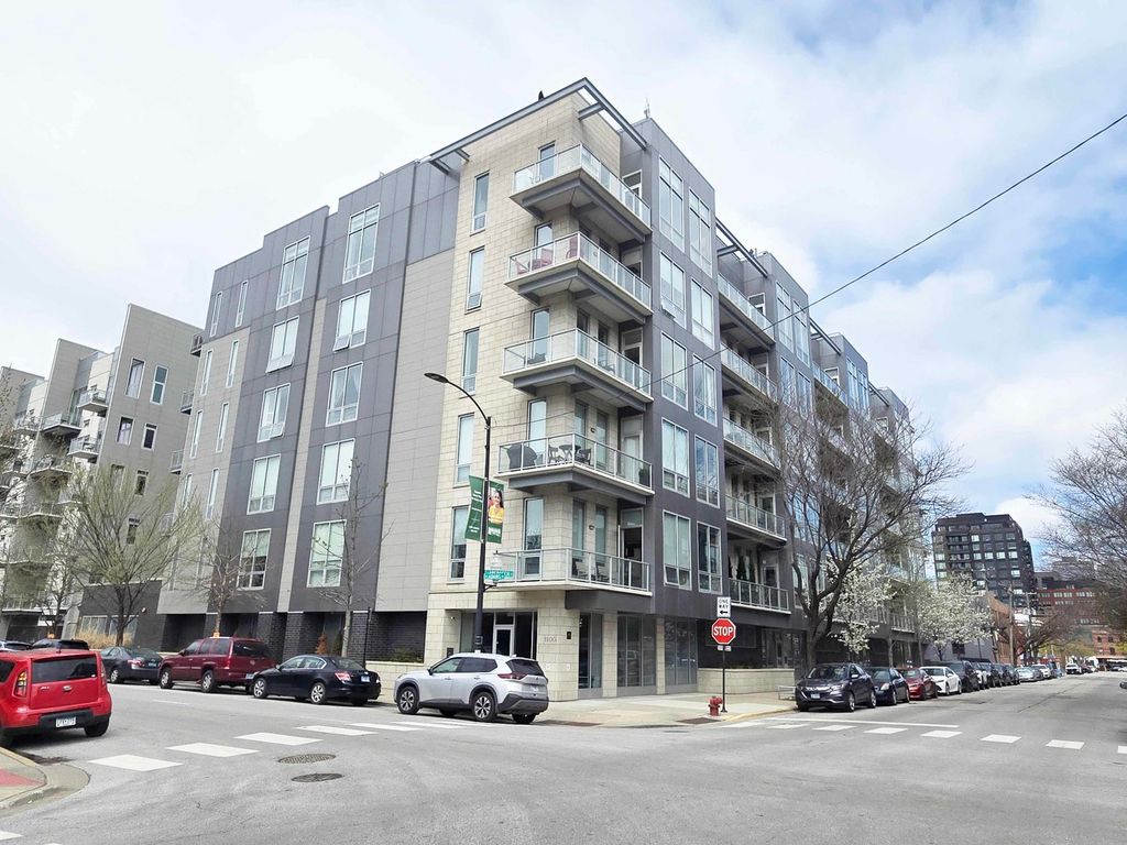 1100 W Adams Street 3N, Chicago, IL 60607