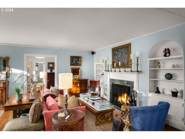 2934 Sw MONTGOMERY Dr, Portland, OR 97201