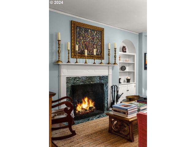 2934 Sw MONTGOMERY Dr, Portland, OR 97201