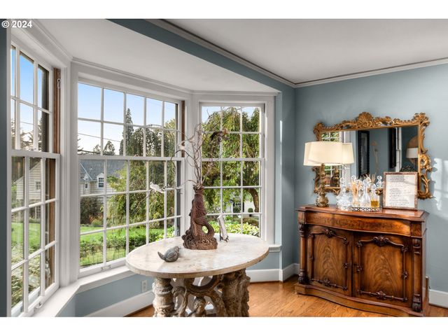 2934 Sw MONTGOMERY Dr, Portland, OR 97201