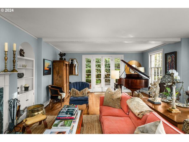 2934 Sw MONTGOMERY Dr, Portland, OR 97201