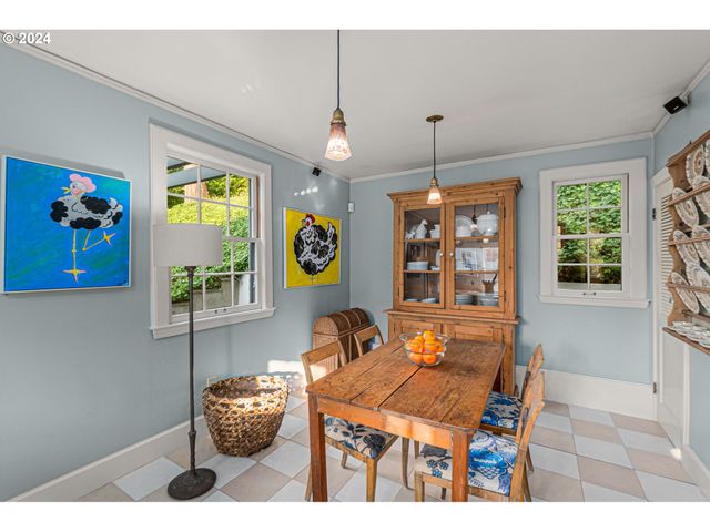 2934 Sw MONTGOMERY Dr, Portland, OR 97201