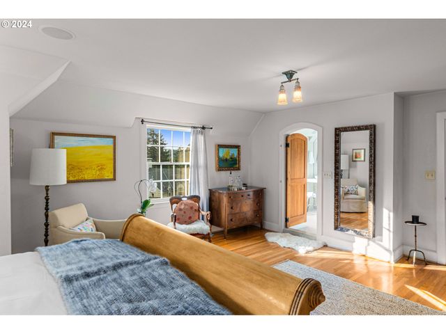 2934 Sw MONTGOMERY Dr, Portland, OR 97201