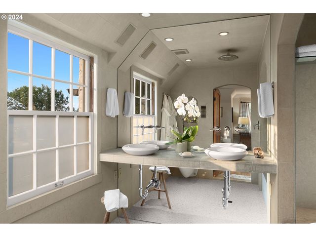 2934 Sw MONTGOMERY Dr, Portland, OR 97201