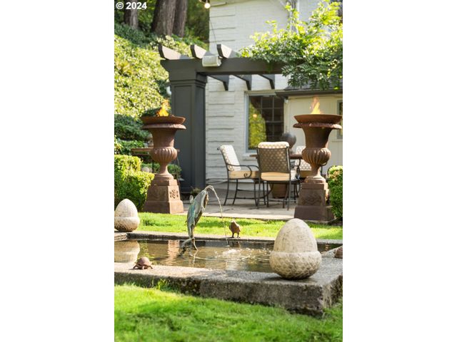 2934 Sw MONTGOMERY Dr, Portland, OR 97201