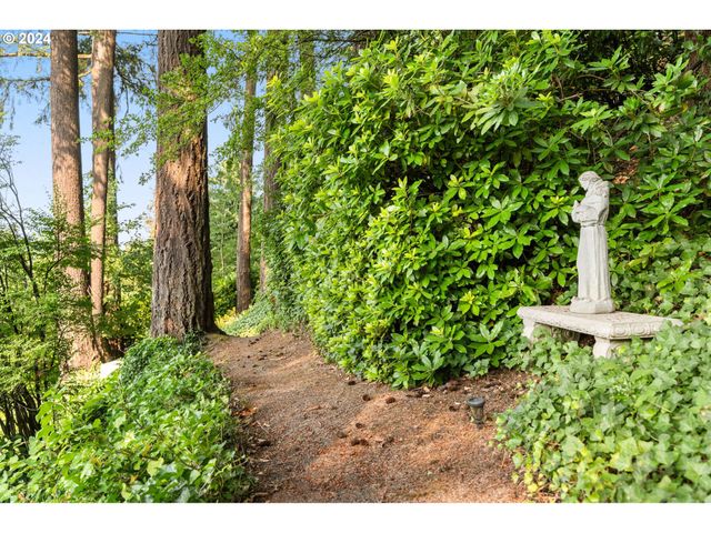 2934 Sw MONTGOMERY Dr, Portland, OR 97201