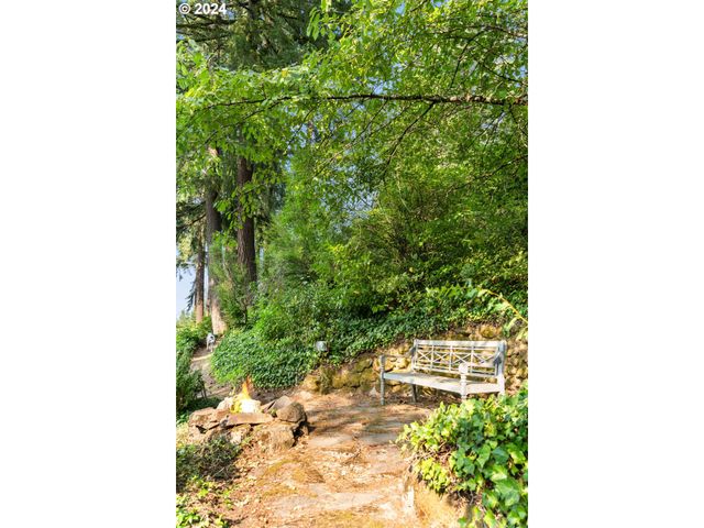 2934 Sw MONTGOMERY Dr, Portland, OR 97201