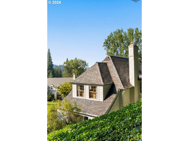 2934 Sw MONTGOMERY Dr, Portland, OR 97201