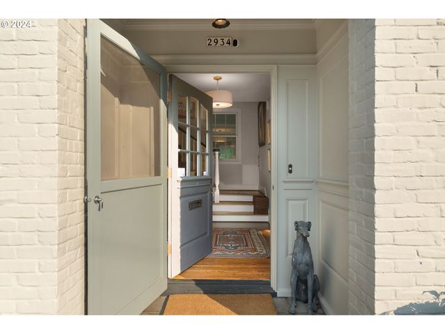 2934 Sw MONTGOMERY Dr, Portland, OR 97201