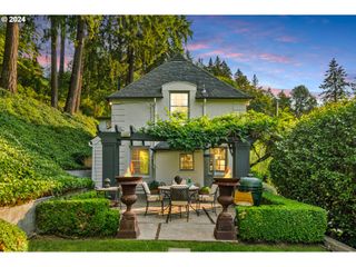 2934 Sw MONTGOMERY Dr, Portland, OR 97201