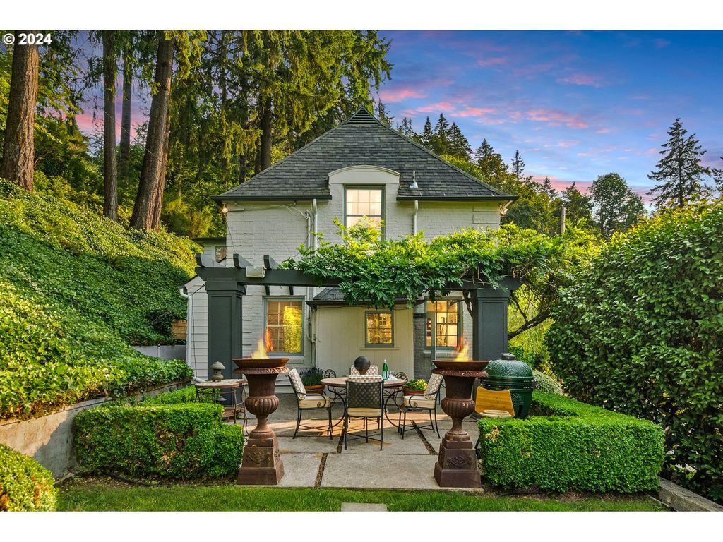 2934 Sw MONTGOMERY Dr, Portland, OR 97201