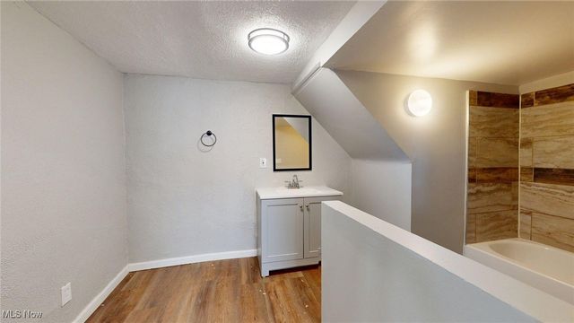 3200 W 94th Street, Cleveland, OH 44102