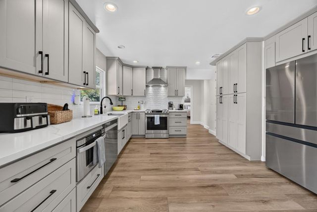 7351 Horseshoe Bar Rd, Loomis, CA 95650