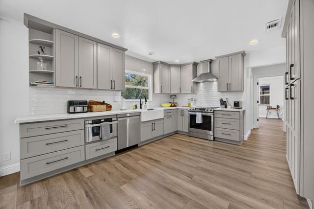 7351 Horseshoe Bar Rd, Loomis, CA 95650