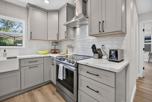 7351 Horseshoe Bar Rd, Loomis, CA 95650