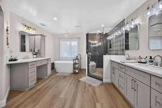 7351 Horseshoe Bar Rd, Loomis, CA 95650