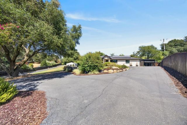 7351 Horseshoe Bar Rd, Loomis, CA 95650