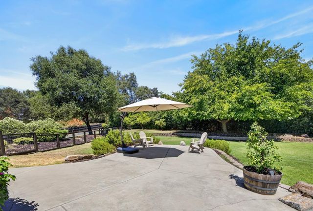 7351 Horseshoe Bar Rd, Loomis, CA 95650