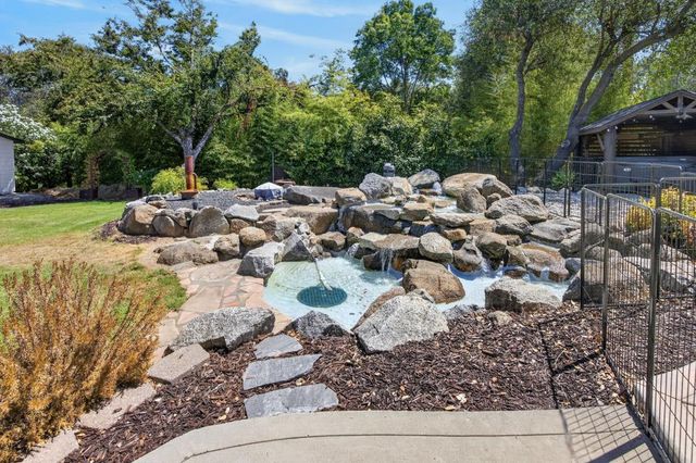 7351 Horseshoe Bar Rd, Loomis, CA 95650