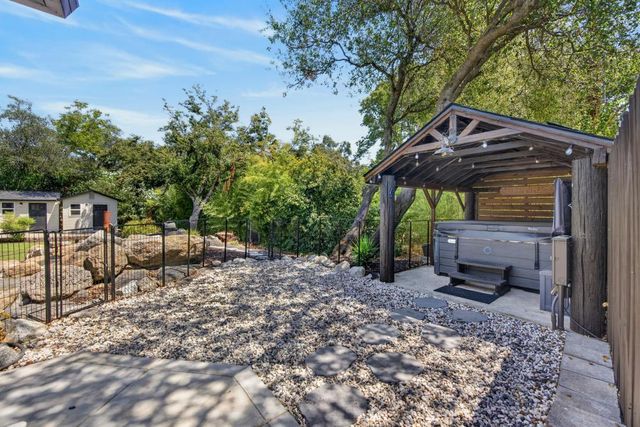 7351 Horseshoe Bar Rd, Loomis, CA 95650