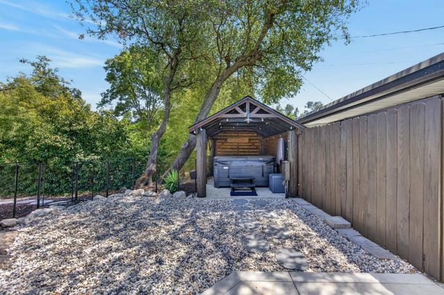 7351 Horseshoe Bar Rd, Loomis, CA 95650