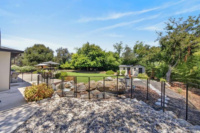 7351 Horseshoe Bar Rd, Loomis, CA 95650