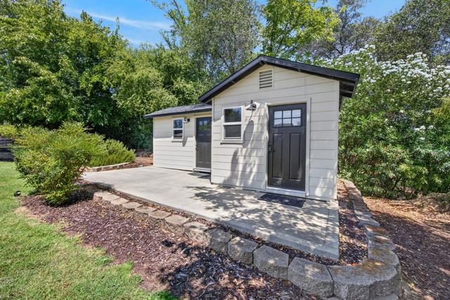 7351 Horseshoe Bar Rd, Loomis, CA 95650