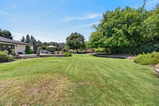 7351 Horseshoe Bar Rd, Loomis, CA 95650