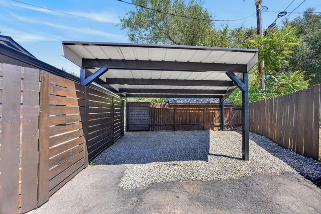 7351 Horseshoe Bar Rd, Loomis, CA 95650