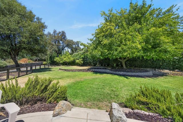 7351 Horseshoe Bar Rd, Loomis, CA 95650