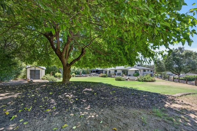 7351 Horseshoe Bar Rd, Loomis, CA 95650