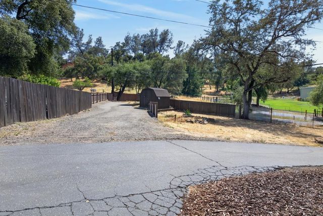7351 Horseshoe Bar Rd, Loomis, CA 95650