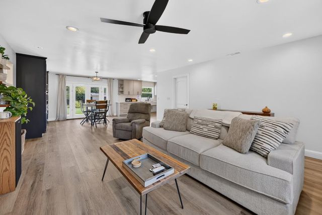 7351 Horseshoe Bar Rd, Loomis, CA 95650