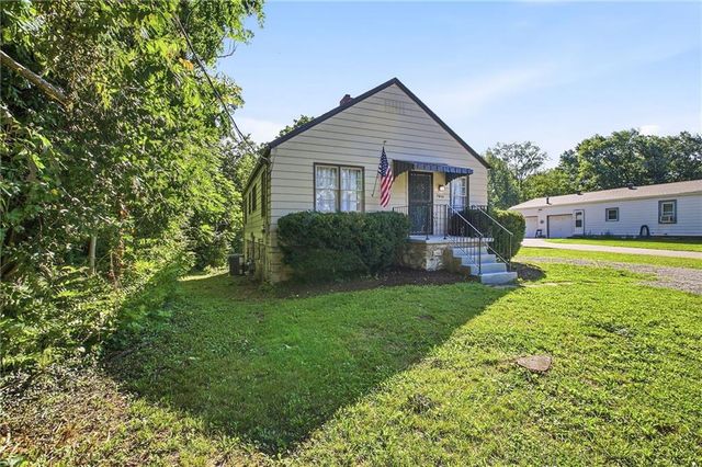 7844 Stover Lane, Kansas City, KS 66109