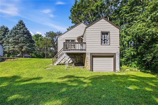 7844 Stover Lane, Kansas City, KS 66109
