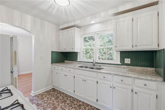 7844 Stover Lane, Kansas City, KS 66109