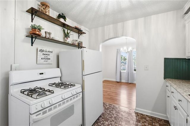 7844 Stover Lane, Kansas City, KS 66109