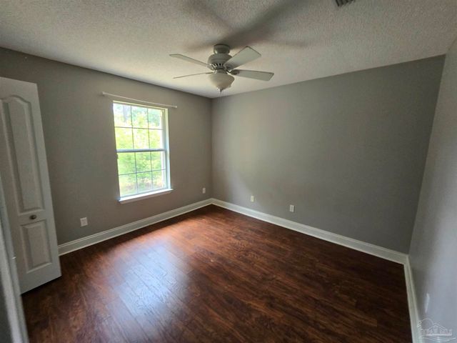 7303 Frankfort St, Navarre, FL 32566