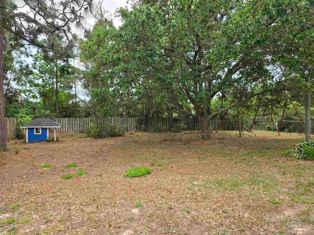 7303 Frankfort St, Navarre, FL 32566