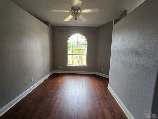 7303 Frankfort St, Navarre, FL 32566