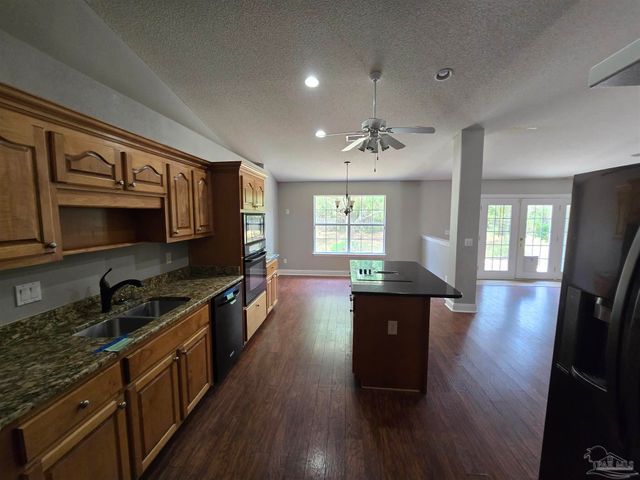 7303 Frankfort St, Navarre, FL 32566