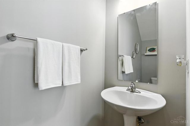 1545 Ruth Avenue, Cincinnati, OH 45207