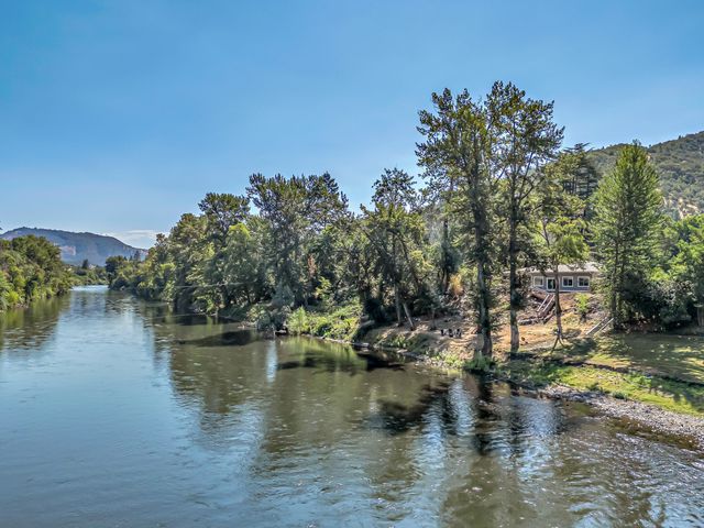 1380 Rogue River Highway, Gold Hill, OR 97525