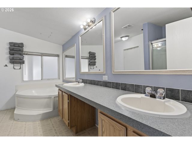 32700 Se LEEWOOD Ln 19, Boring, OR 97009