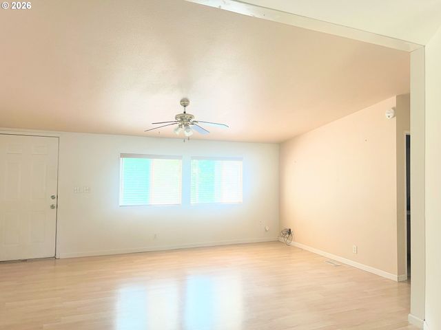 32700 Se LEEWOOD Ln 19, Boring, OR 97009