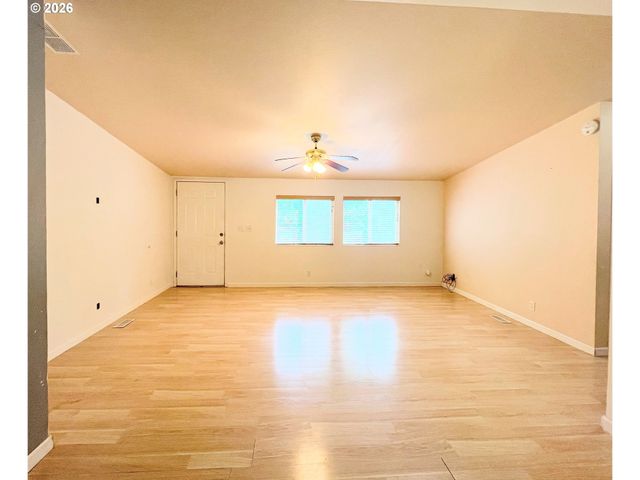 32700 Se LEEWOOD Ln 19, Boring, OR 97009