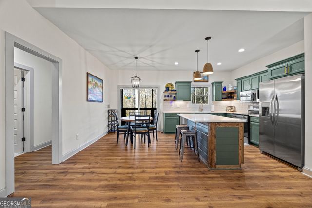 169 View St, Clarkesville, GA 30523