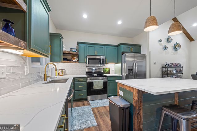 169 View St, Clarkesville, GA 30523